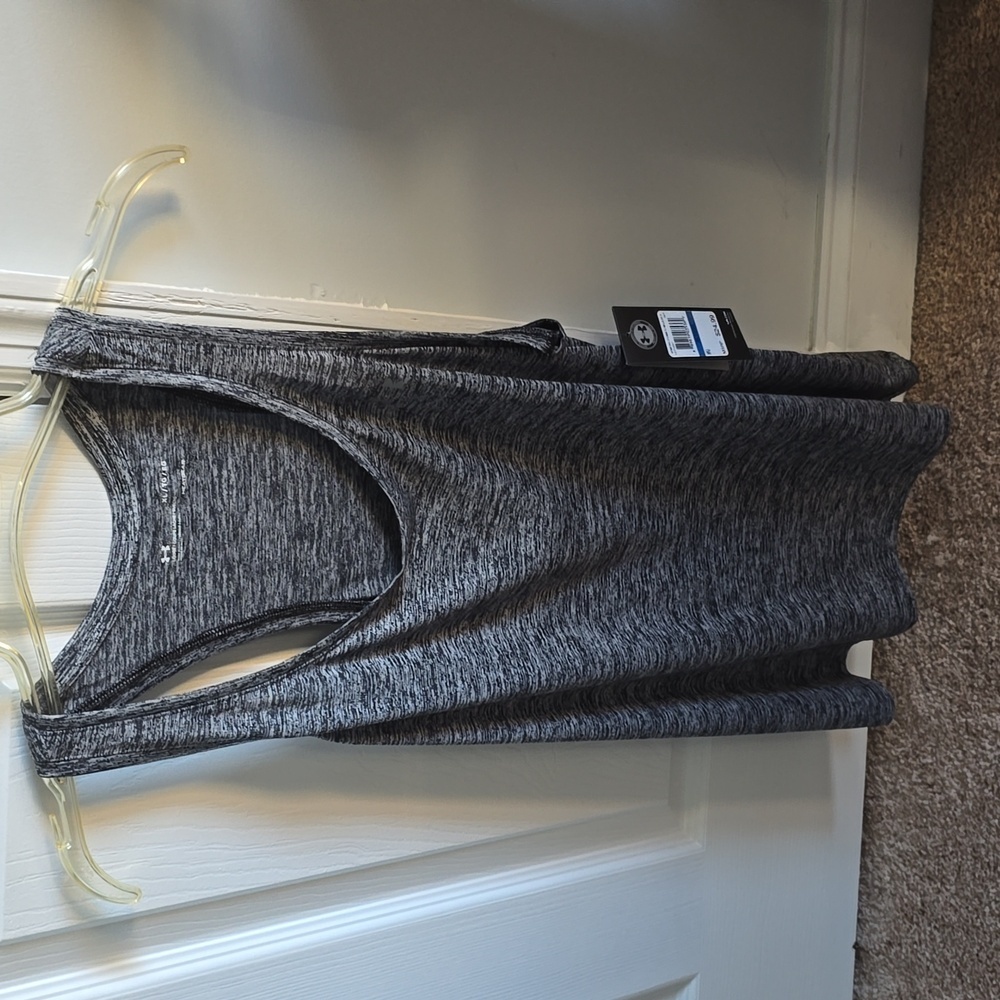 NWT Under Armour loose tank top